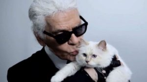 Karl Lagerfeld y su gata